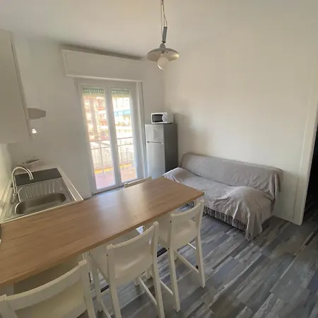 Soluzione Casa Sea View Пьетра-Лигуре